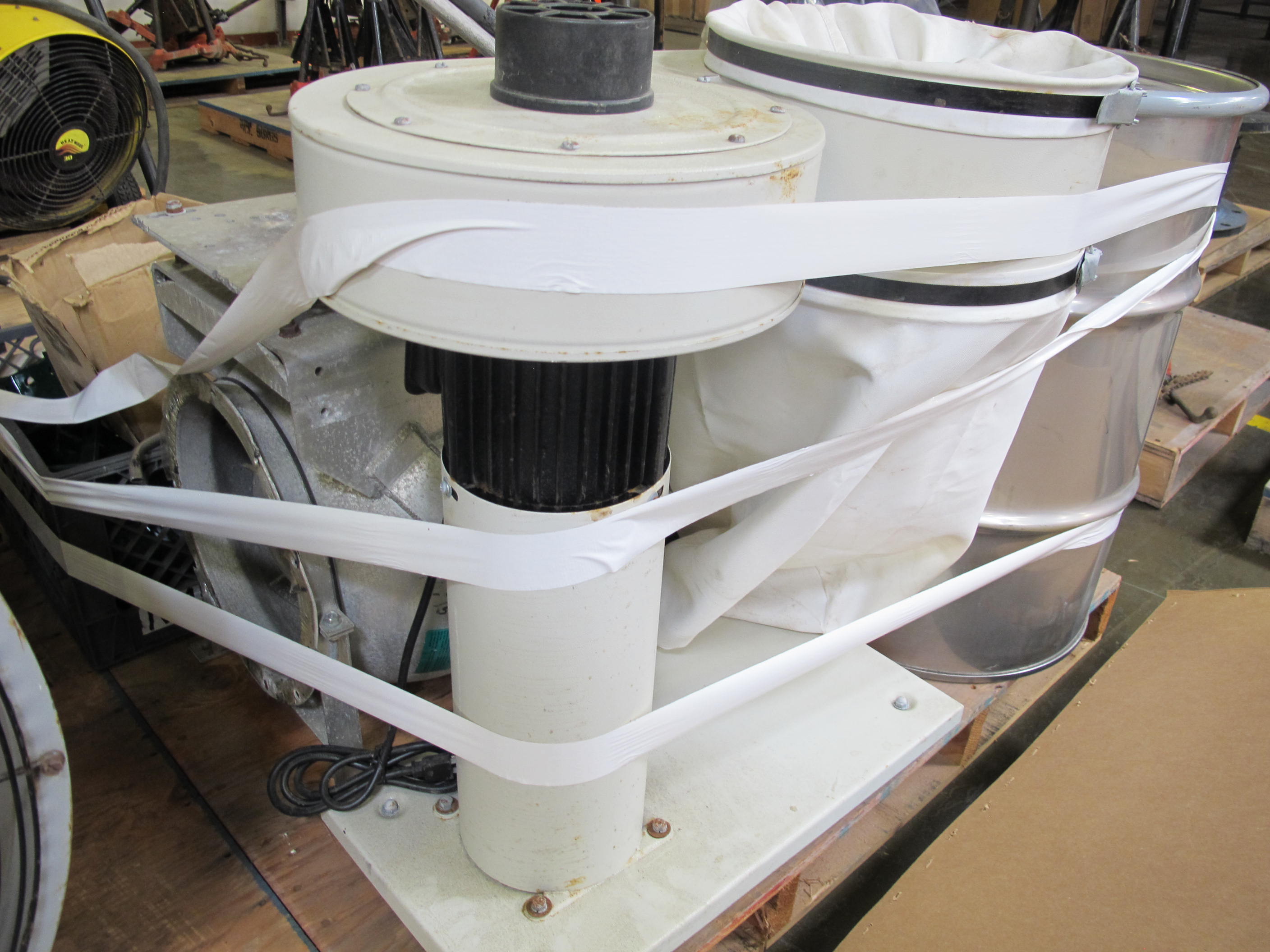 LOT TO INCLUDE: MISC. SS DRUM, SPRING NUTS, MOUNTING BRACKETS, FILTER WITH MISC STL PARTS. LOADING & HANDLING FEE $15-4032